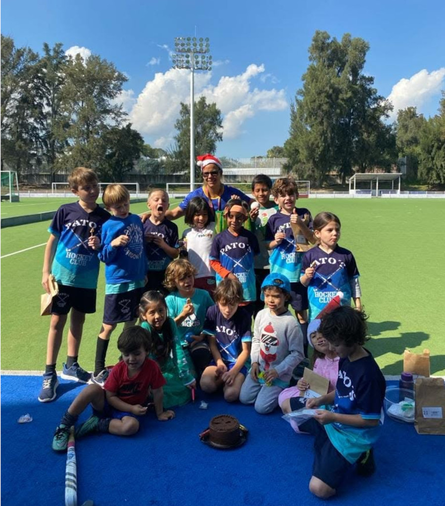 Jugadoras sub-12 en competencia y táctica