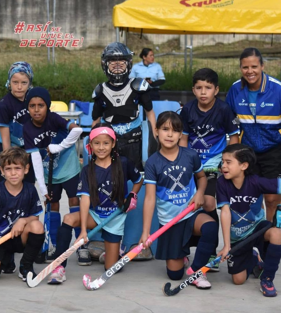 Sub-9 hockey formativo en acción